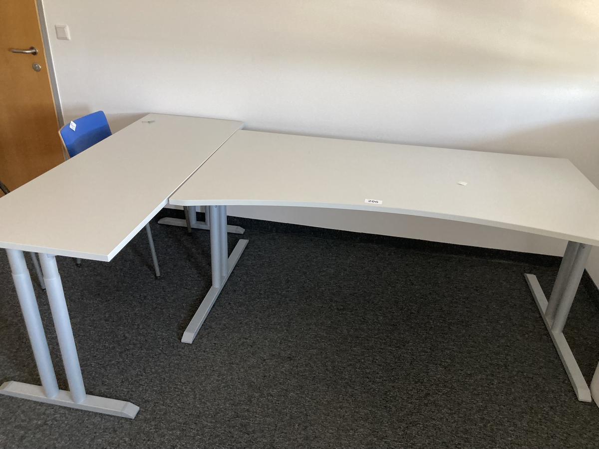 Schreibtisch ohne Rückwand,mit Beostelltisch, geschwungen, Maße: ca. 180 x 85 x 100 cm